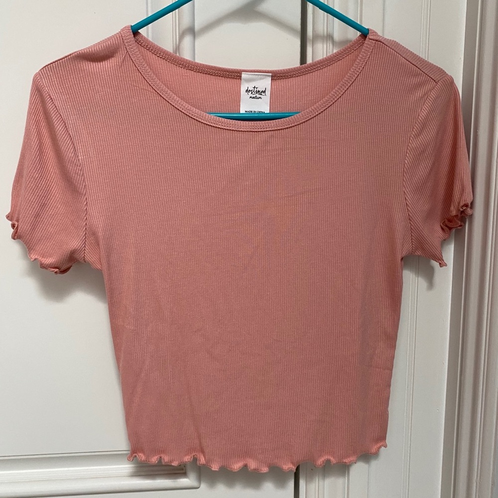 Women’s basic cropped pink lettuce top